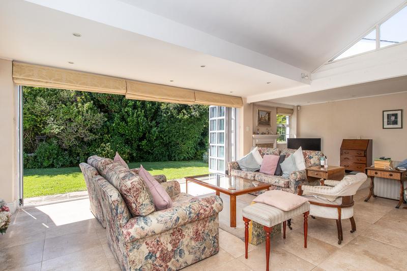 3 Bedroom Property for Sale in Constantia Western Cape